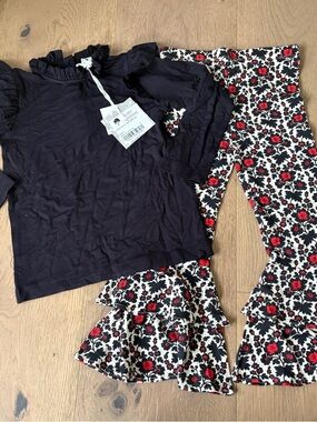 NWT Kate Quinn set 4T